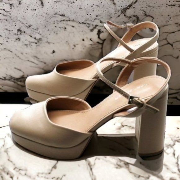 Heels - Picture 3 of 7